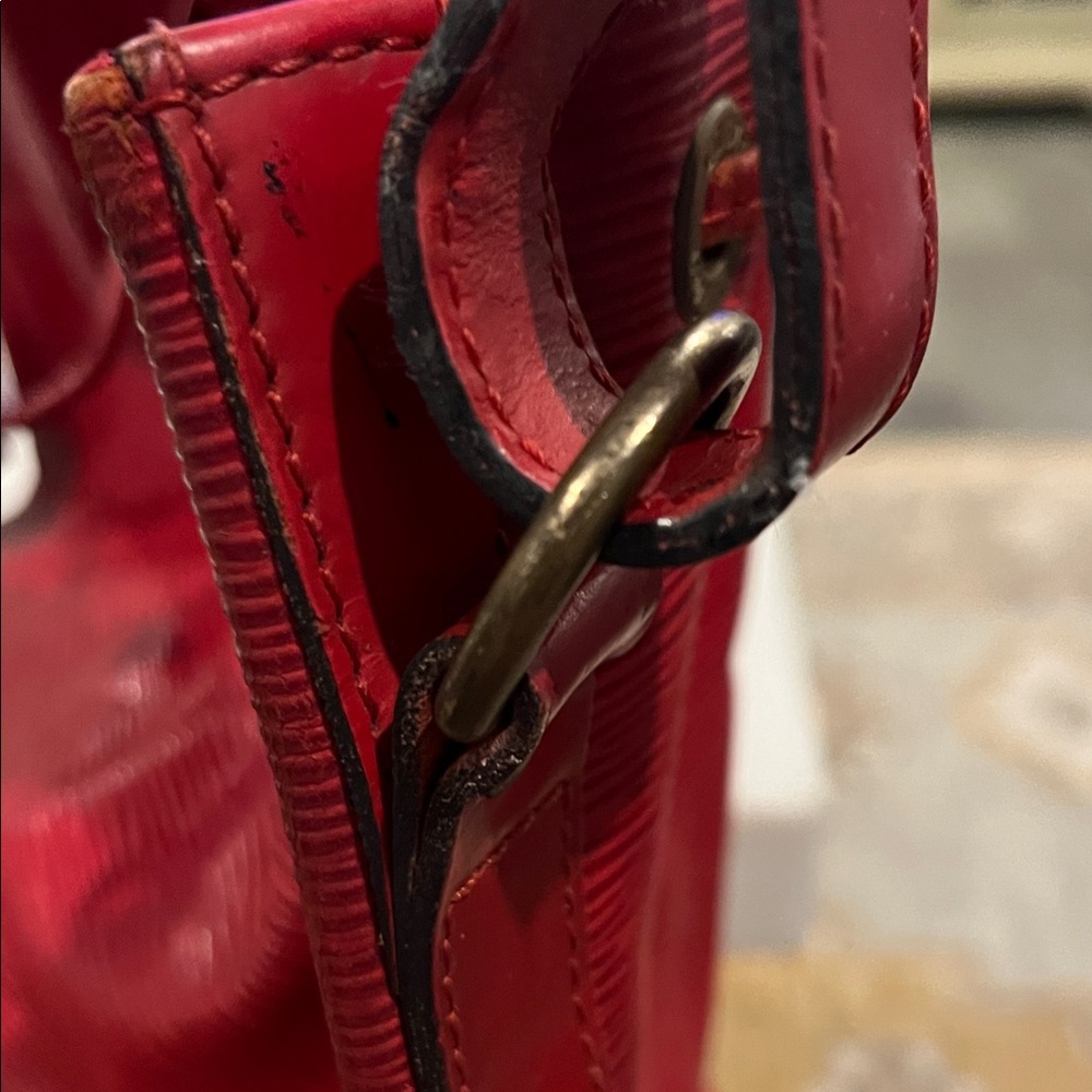 LOUIS VUITTON PETIT NOE Leather Red Shoulder Bag  Made in France Pre Owned. - Picture 4 of 13